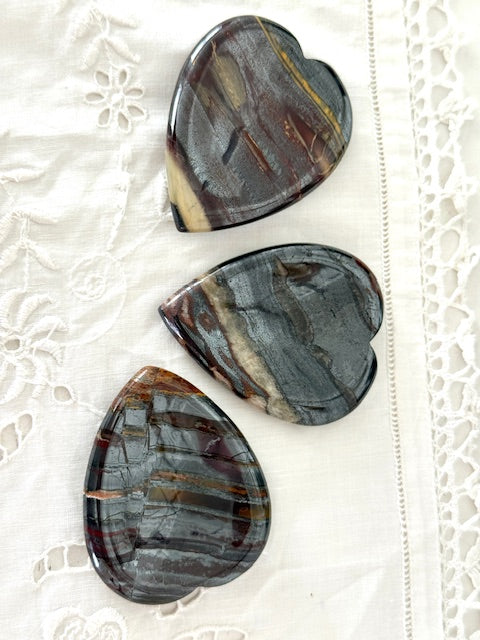Tiger Iron Large Heart‑Shaped Worry Stone — Strength, Grounding & Life‑Force Energy