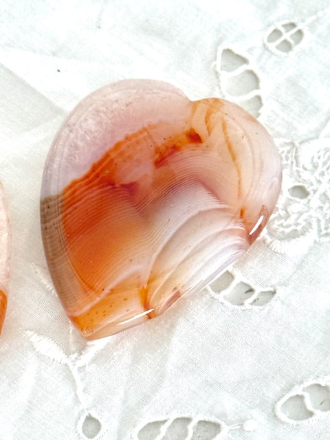 Carnelian Heart‑Shaped Worry Stone — Courage, Vitality & Creative Fire