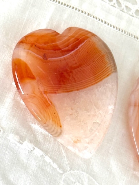 Carnelian Heart‑Shaped Worry Stone — Courage, Vitality & Creative Fire