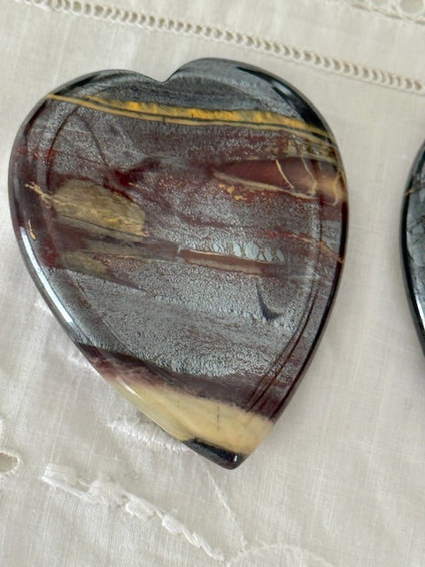 Tiger Iron Large Heart‑Shaped Worry Stone — Strength, Grounding & Life‑Force Energy