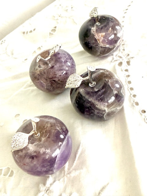 Small Amethyst Apple — Hand‑Carved Crystal for Calm, Intuition & Sweet Intentions
